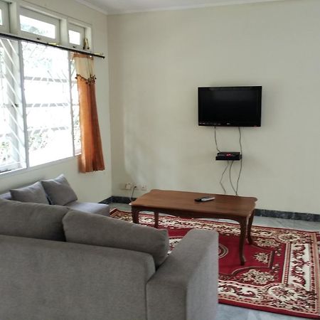 Villa Sabrina Bumi Ciherang Panjaweujan Exterior photo