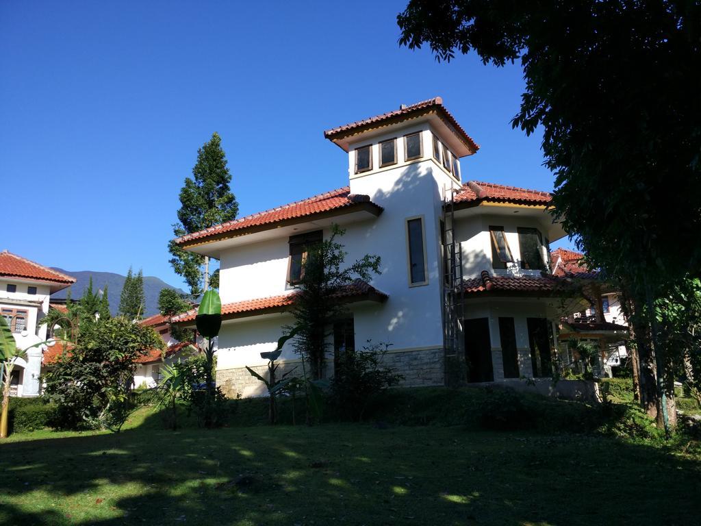 Villa Sabrina Bumi Ciherang Panjaweujan Exterior photo