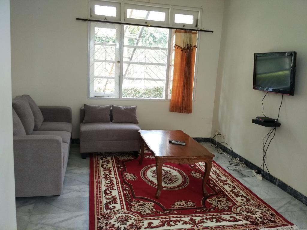 Villa Sabrina Bumi Ciherang Panjaweujan Exterior photo