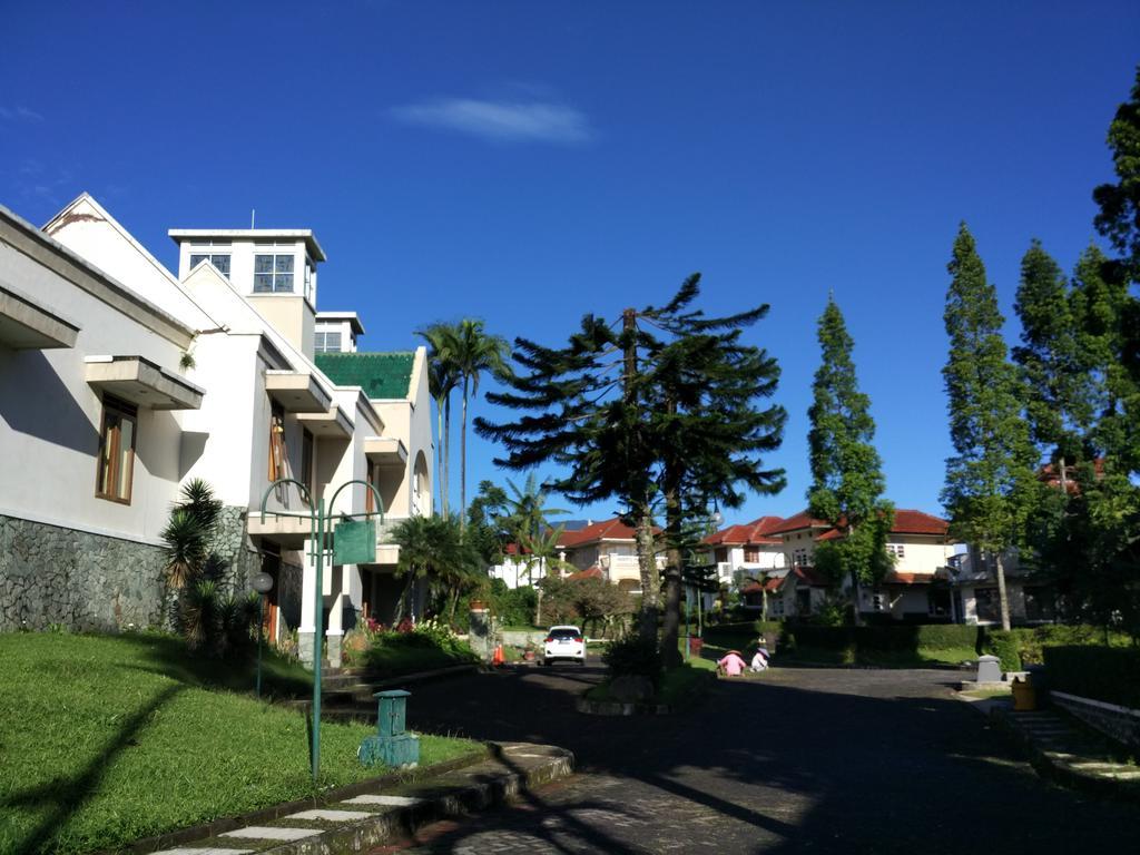 Villa Sabrina Bumi Ciherang Panjaweujan Exterior photo