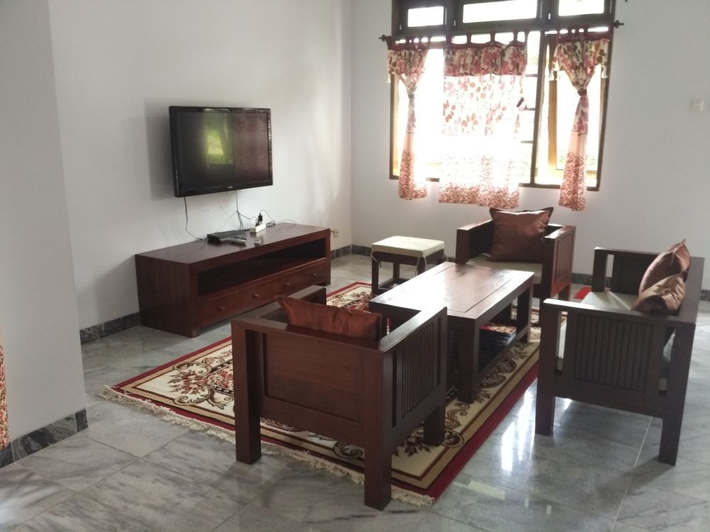 Villa Sabrina Bumi Ciherang Panjaweujan Exterior photo