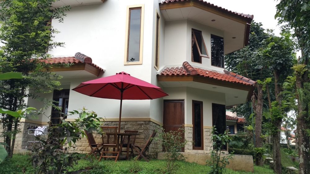 Villa Sabrina Bumi Ciherang Panjaweujan Exterior photo